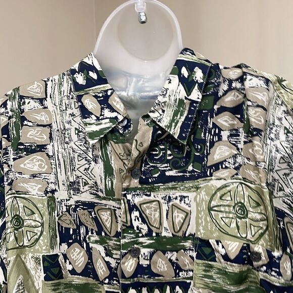 NWOT Summa Button Down Short Sleeve Shirt.  Size L large 100% silk - Picture 4 of 8